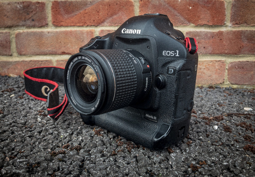 C.  ano   nEOS-1D X Mark III DSLR Camera (Body Only)