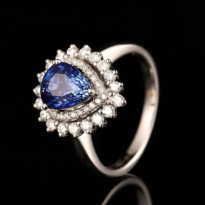 Professional private high-end custom gold and diamond and gemstone ring jewelry for men and women we