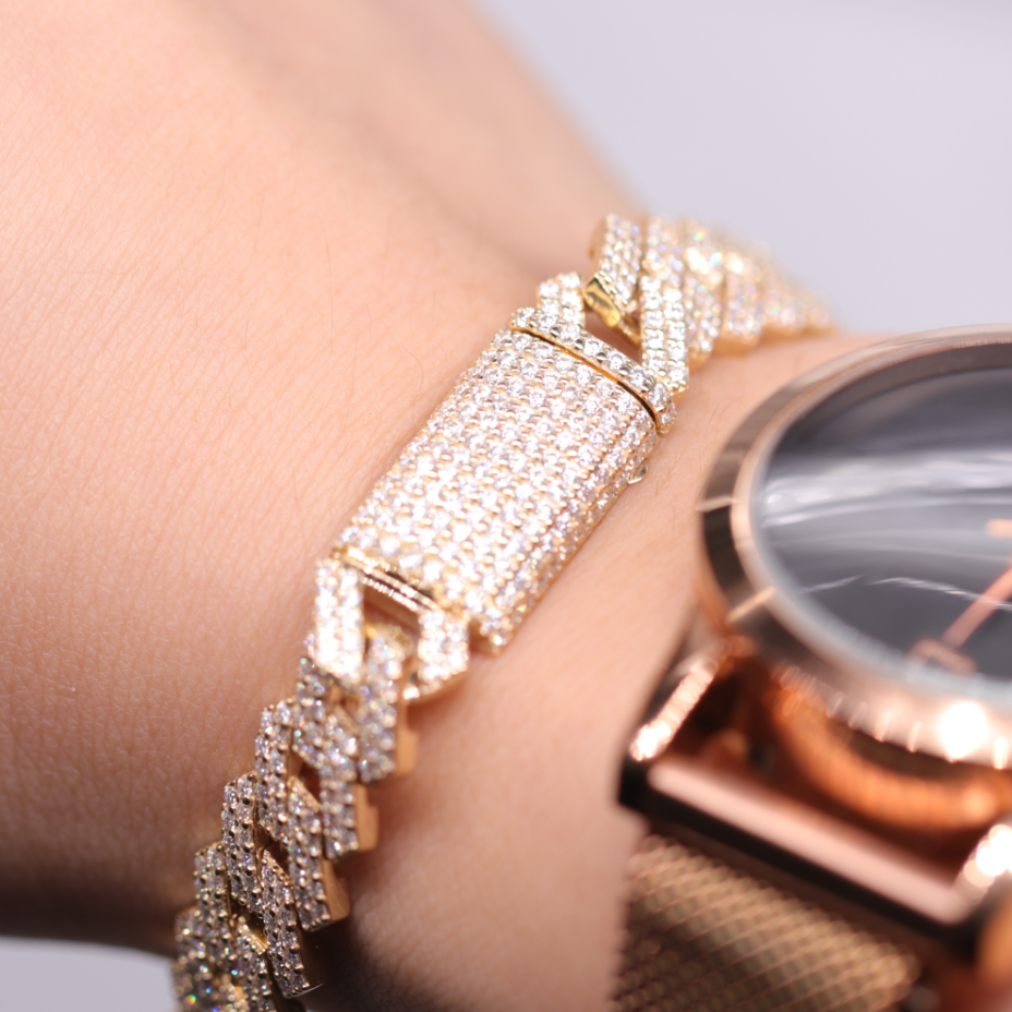 Hip Hop Jewelry  Iced Out 7 Inches 10K Gold Cuban Link WhiteVVS Pass Diamond Tester Moissanite Cuban