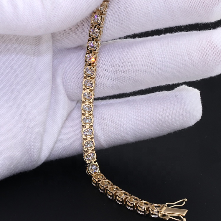 Charming Bracelet 5mm 18cm Iced Out D Color VVS Round Cut Moissanite Tennis Bracelet 14Kt Yellow Gol